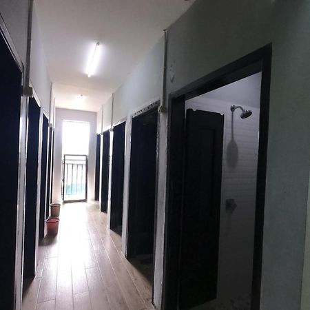 Innbox Hostel Sorong Exteriör bild